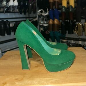 Mixx Shuz Green Suede Heels